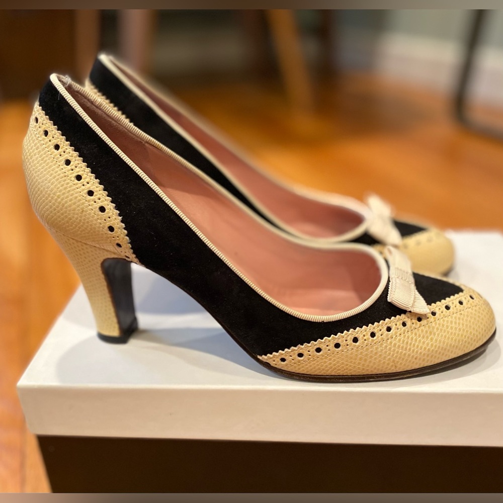 Retro style Marc Jacob heels circa early 2000's.